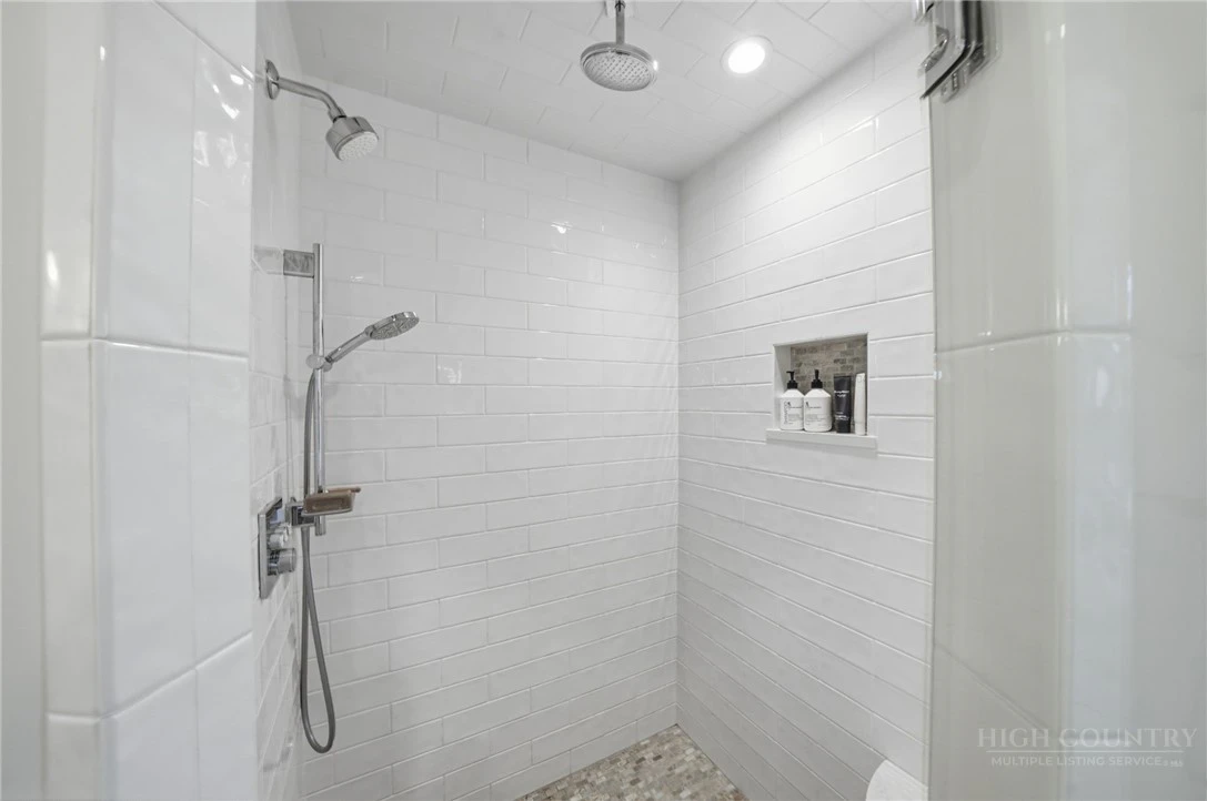 Image number 12 for the current listing