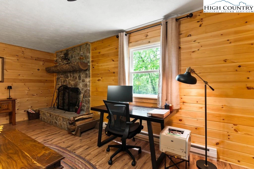 Image number 2 for the current listing