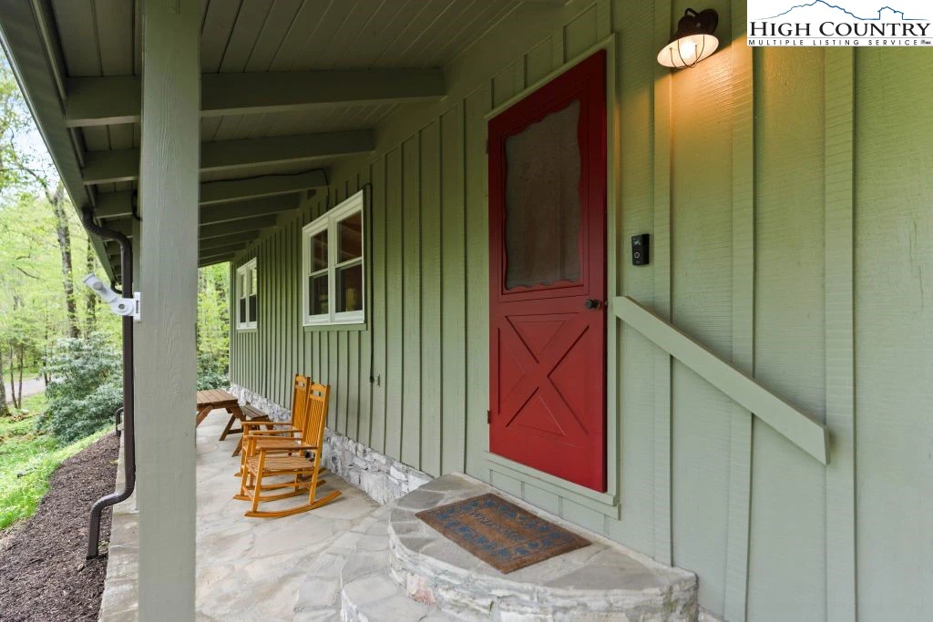 Image number 18 for the current listing