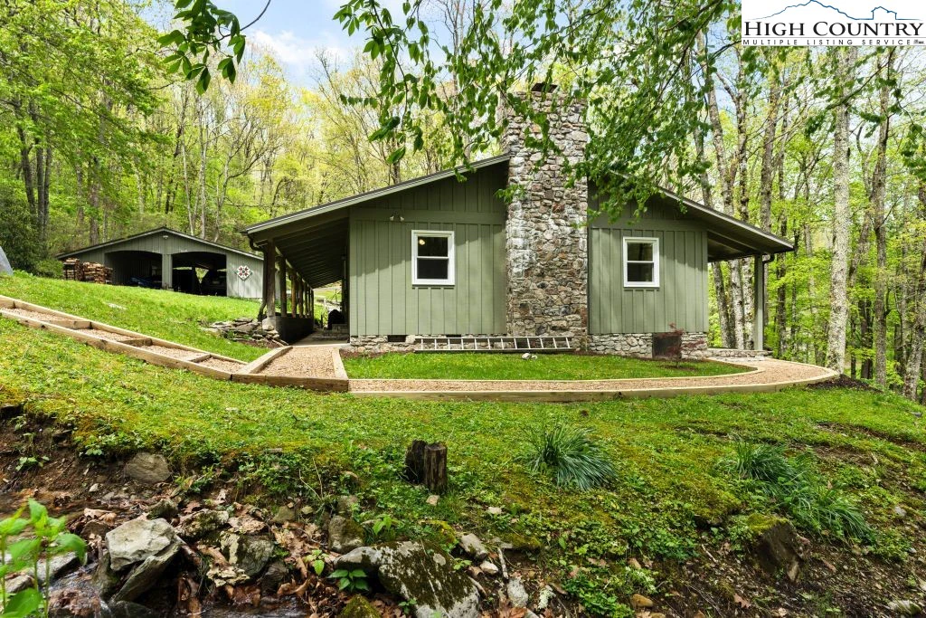 Image number 20 for the current listing