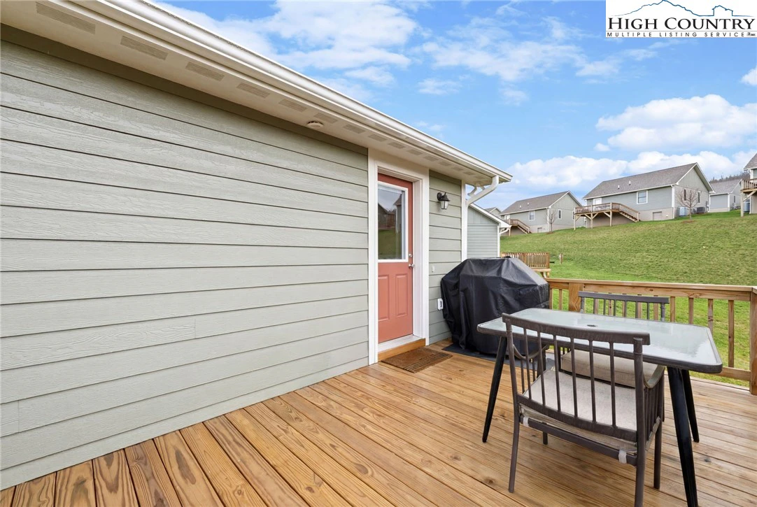 Image number 9 for the current listing