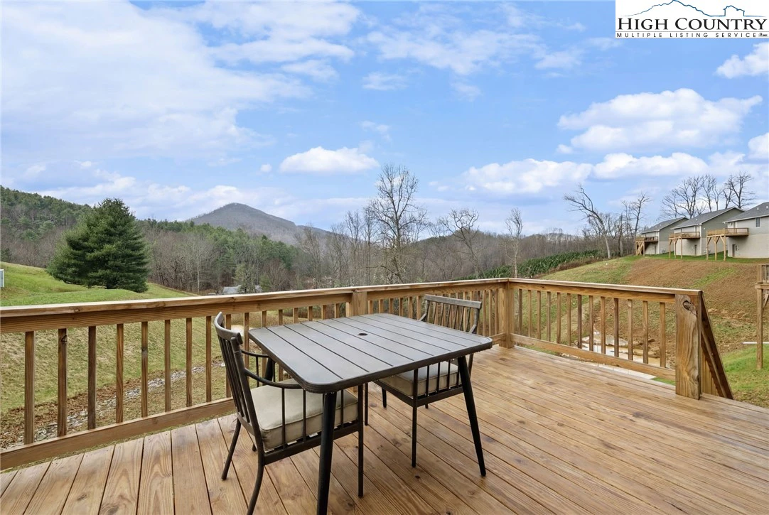Image number 8 for the current listing