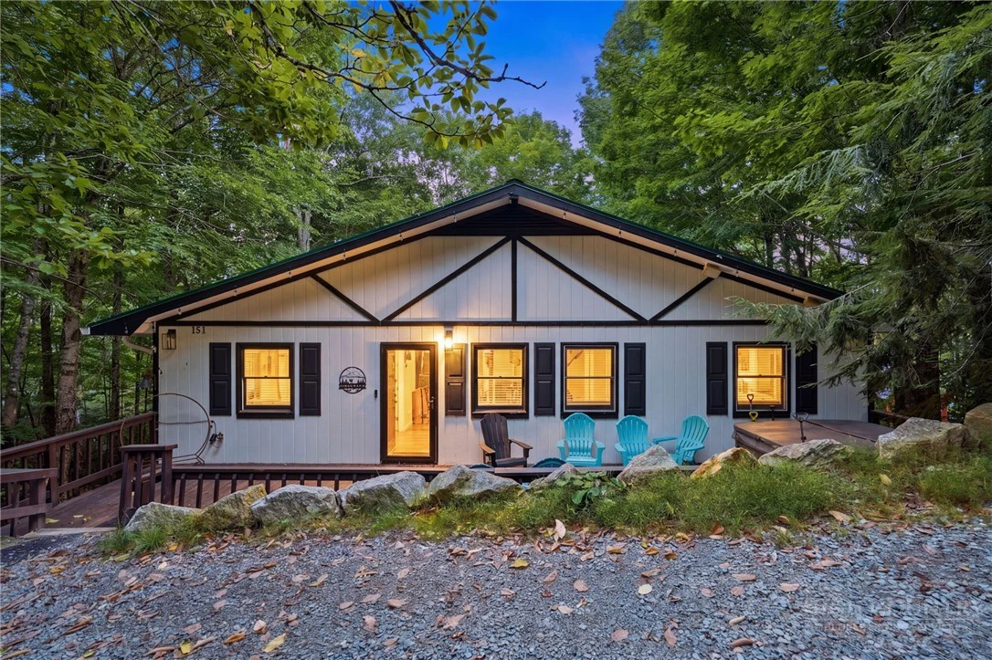 Image number 1 for the current listing