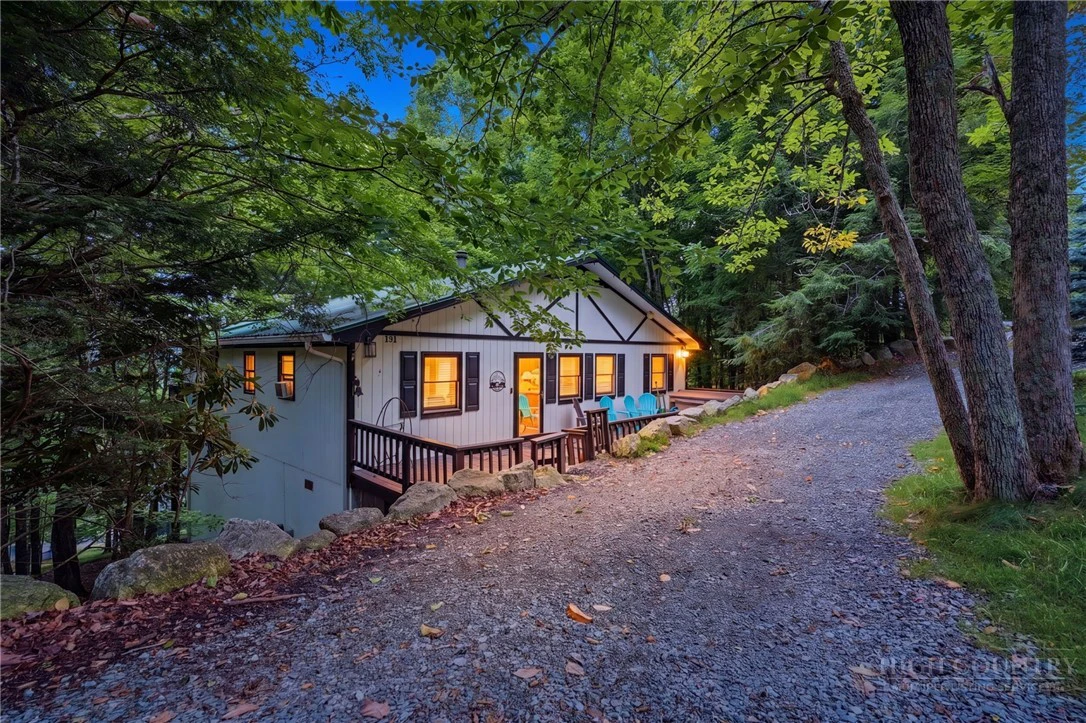 Image number 2 for the current listing