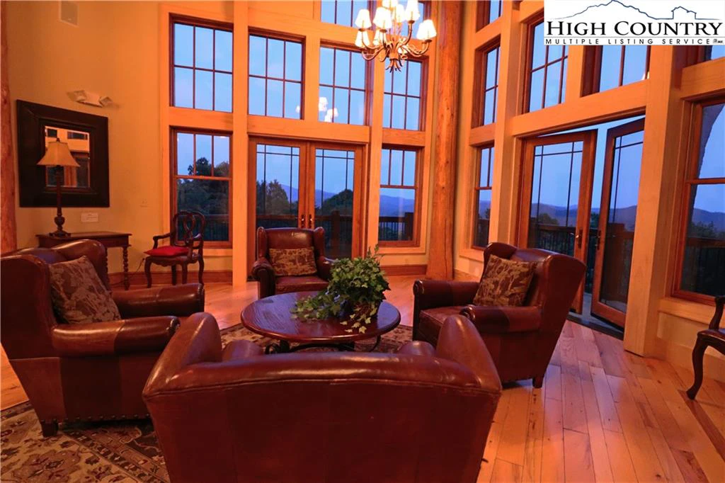 Image number 2 for the current listing