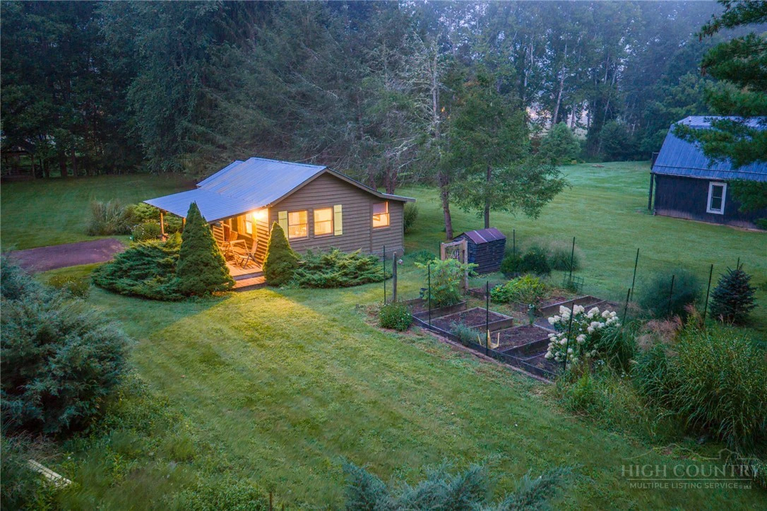 Image number 3 for the current listing
