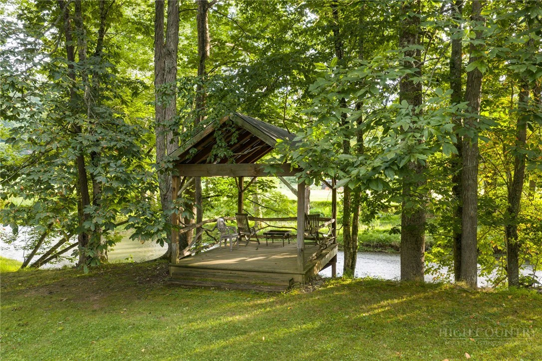 Image number 4 for the current listing