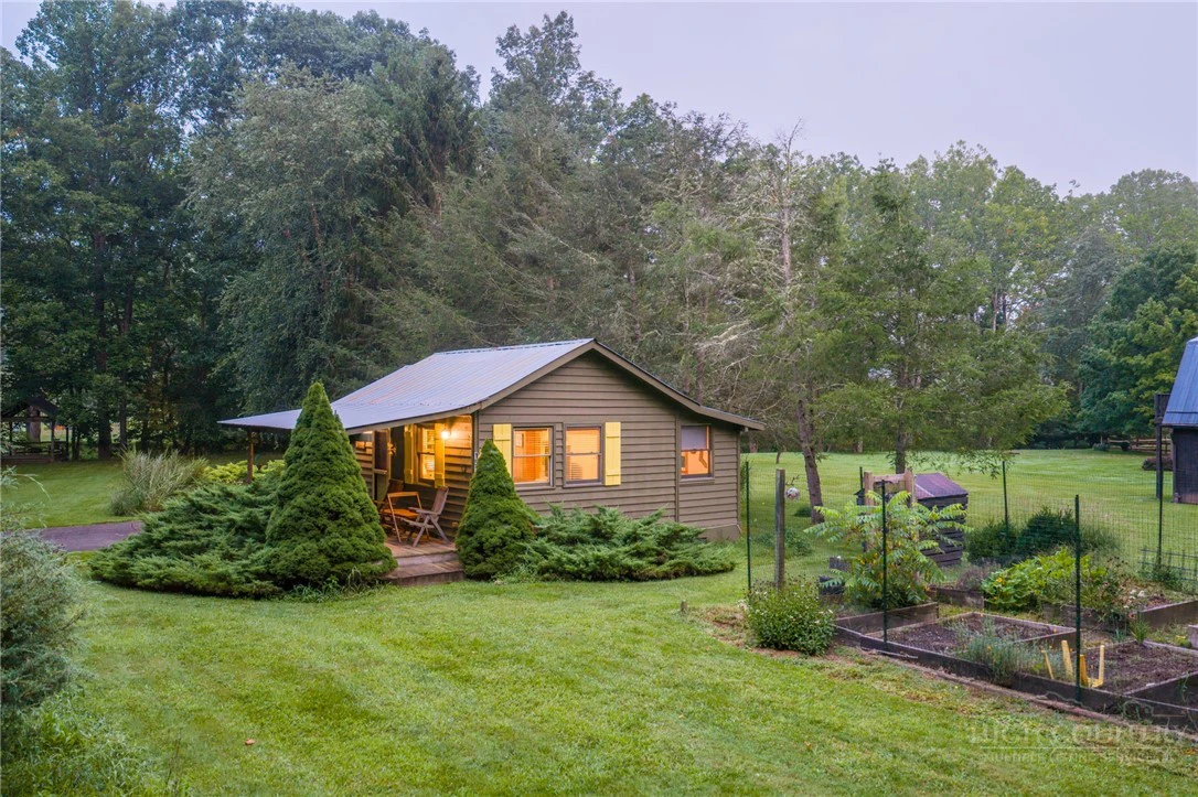Image number 9 for the current listing