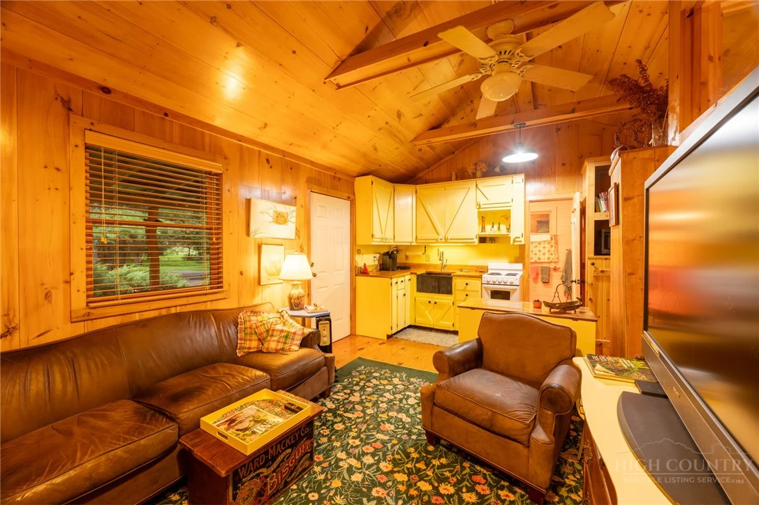 Image number 12 for the current listing