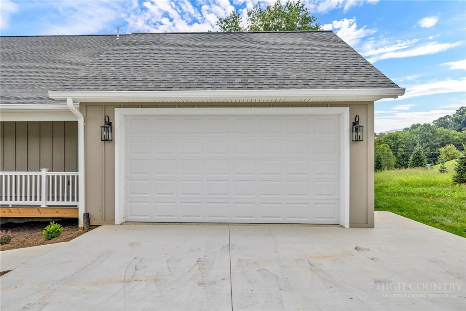 Image number 9 for the current listing