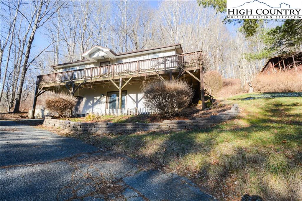 Image number 1 for the current listing