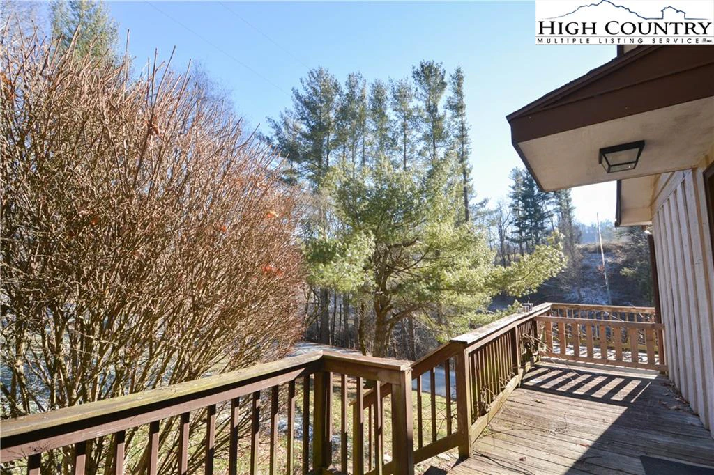 Image number 9 for the current listing