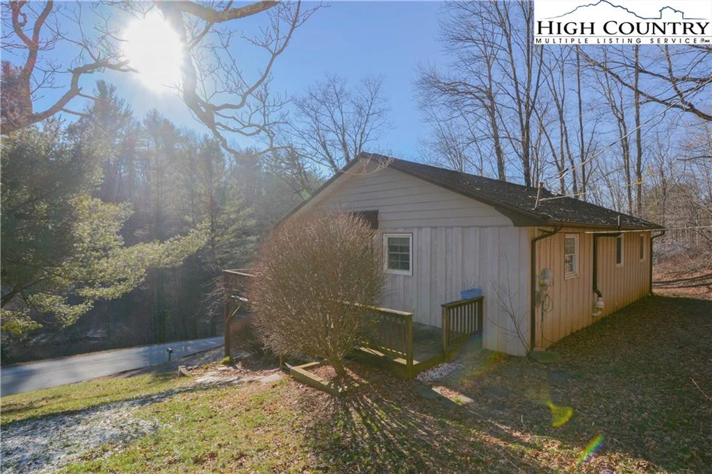 Image number 3 for the current listing