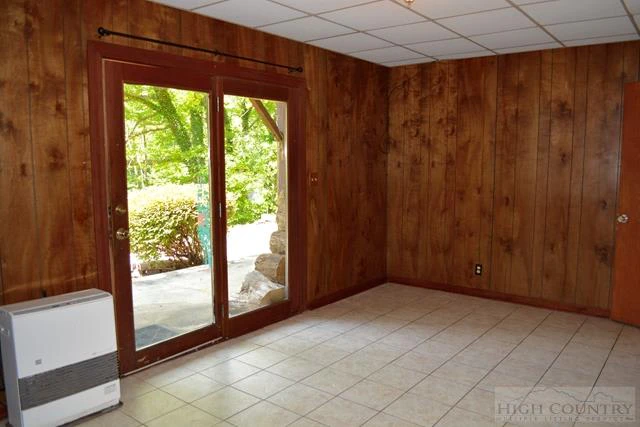 Image number 2 for the current listing