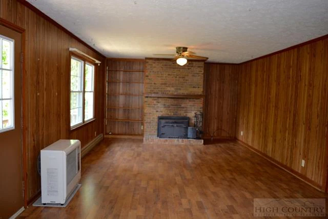 Image number 12 for the current listing