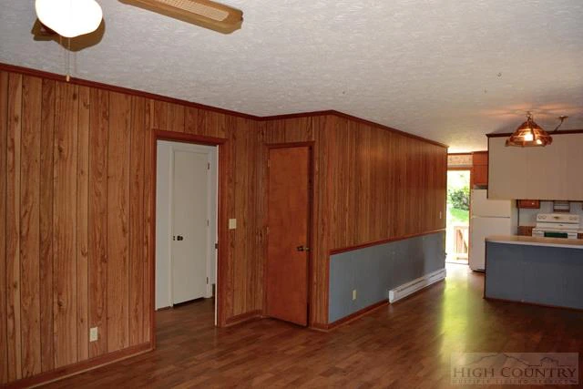 Image number 10 for the current listing