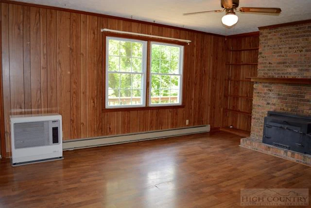 Image number 3 for the current listing