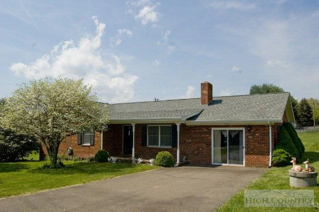 Image number 1 for the current listing