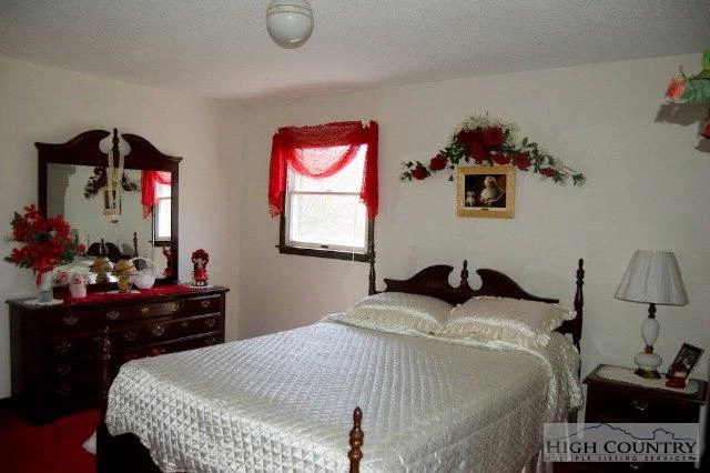 Image number 15 for the current listing