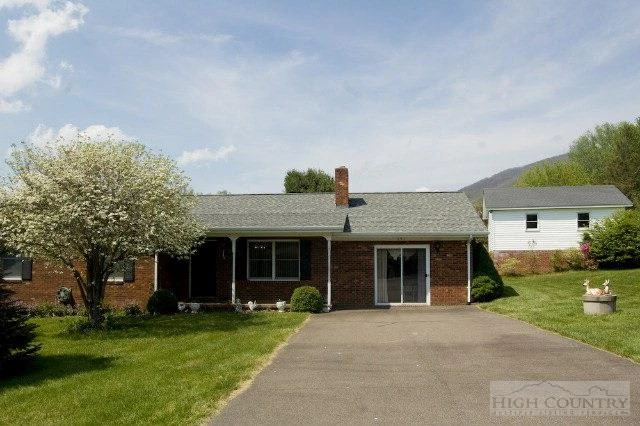 Image number 5 for the current listing
