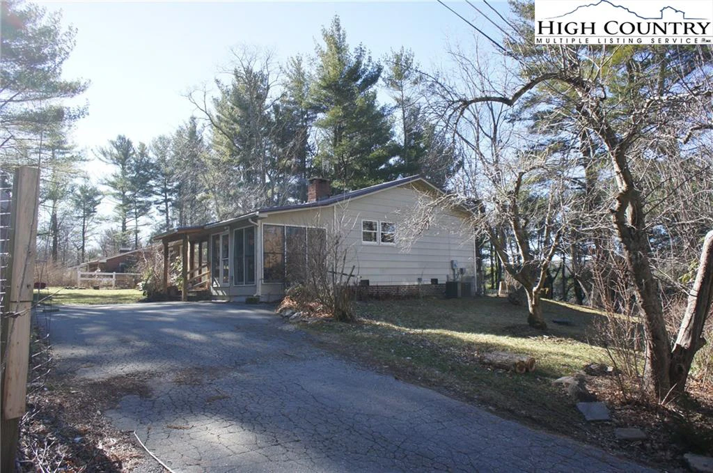 Image number 21 for the current listing
