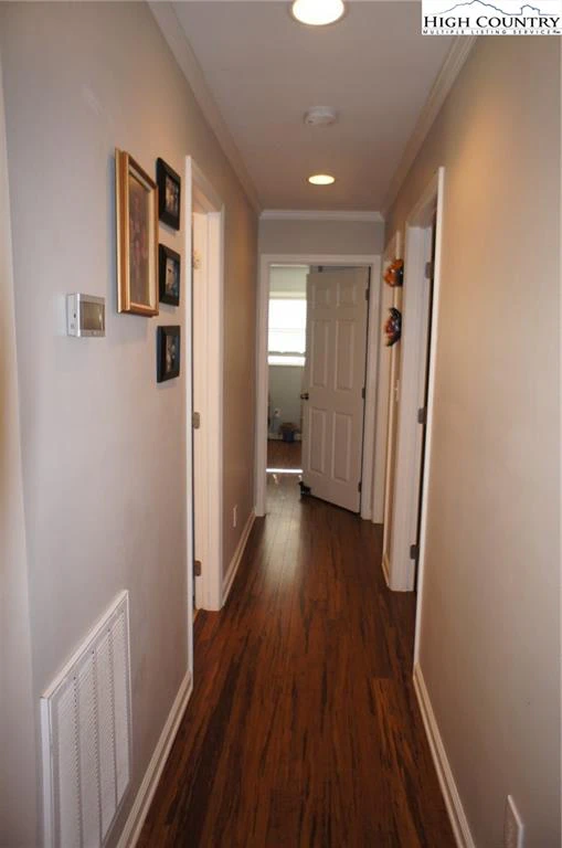 Image number 7 for the current listing