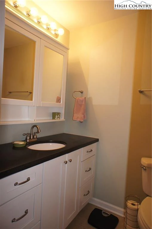 Image number 2 for the current listing