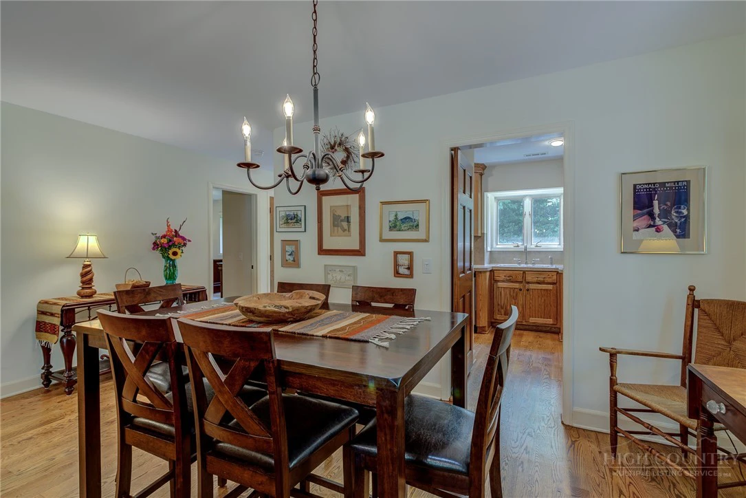 Image number 12 for the current listing