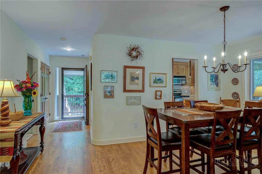 Image number 3 for the current listing