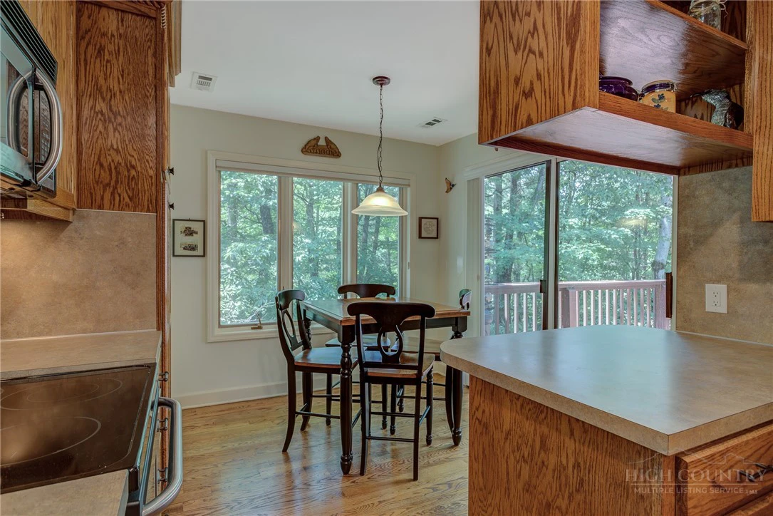 Image number 7 for the current listing