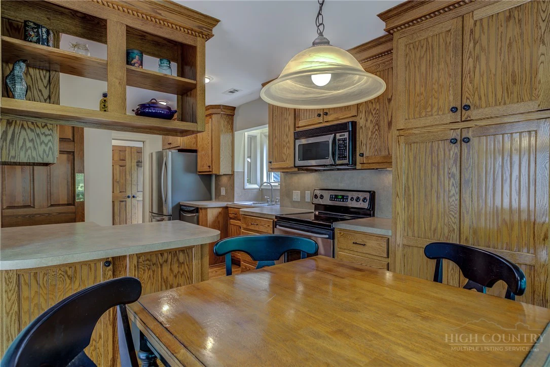 Image number 10 for the current listing