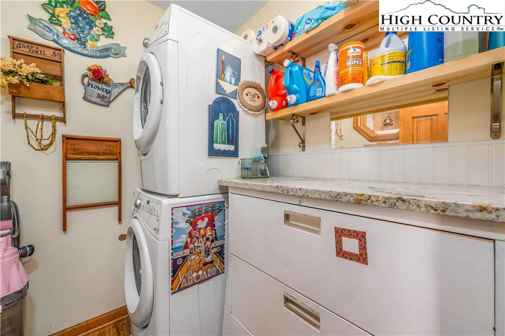 Image number 5 for the current listing