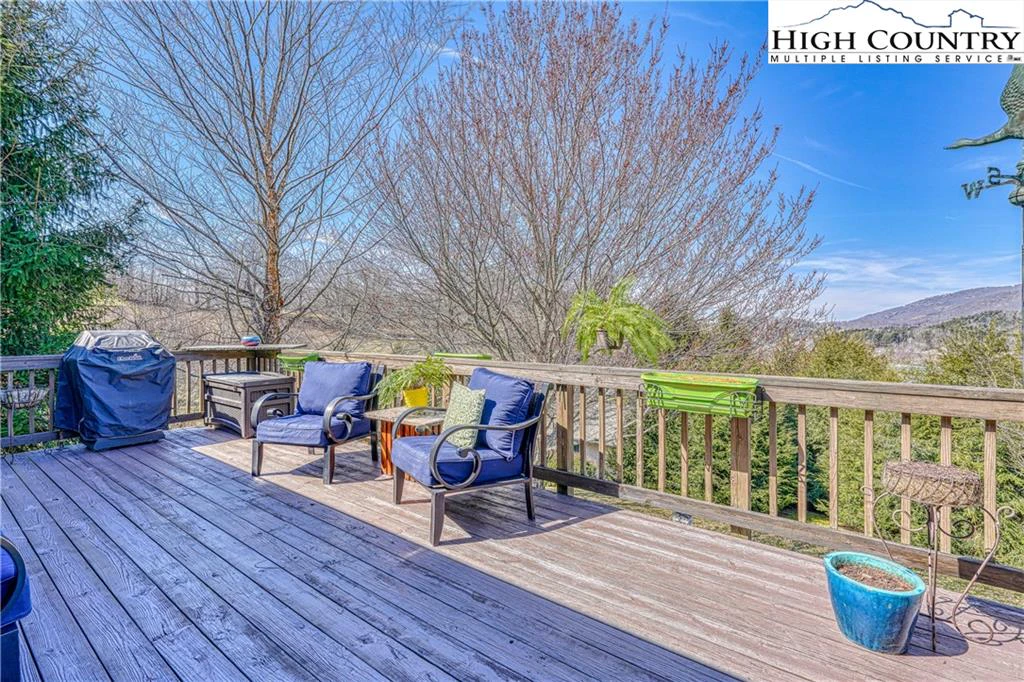 Image number 13 for the current listing