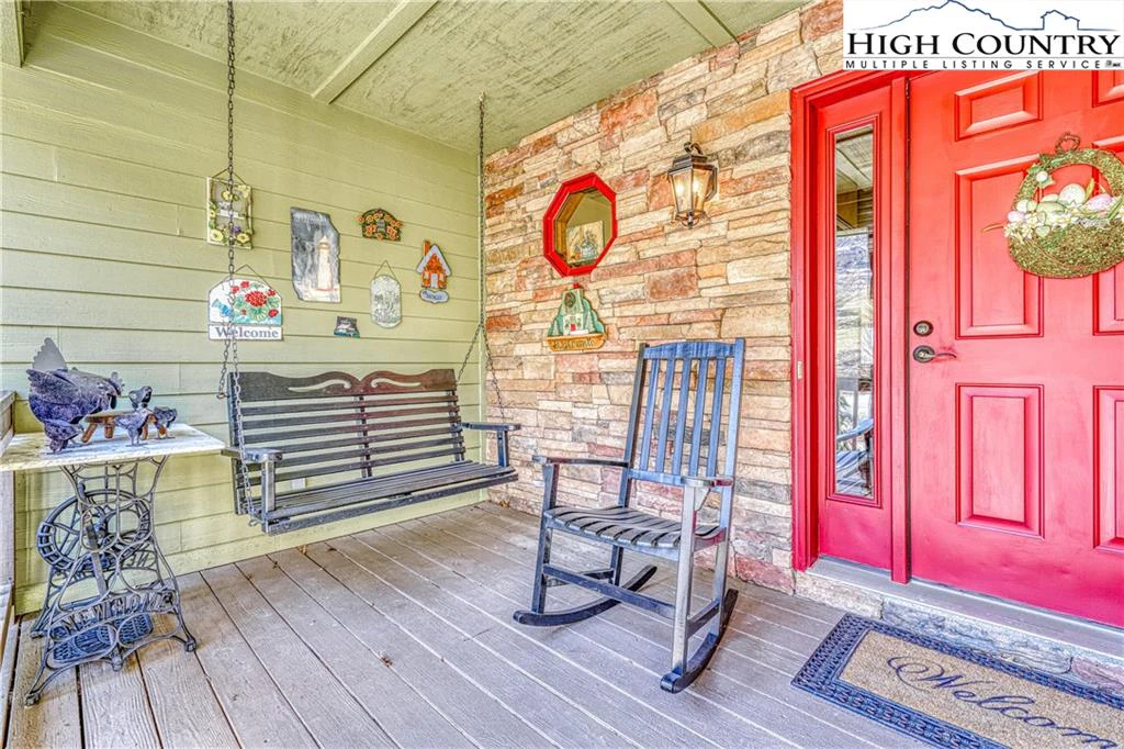 Image number 18 for the current listing