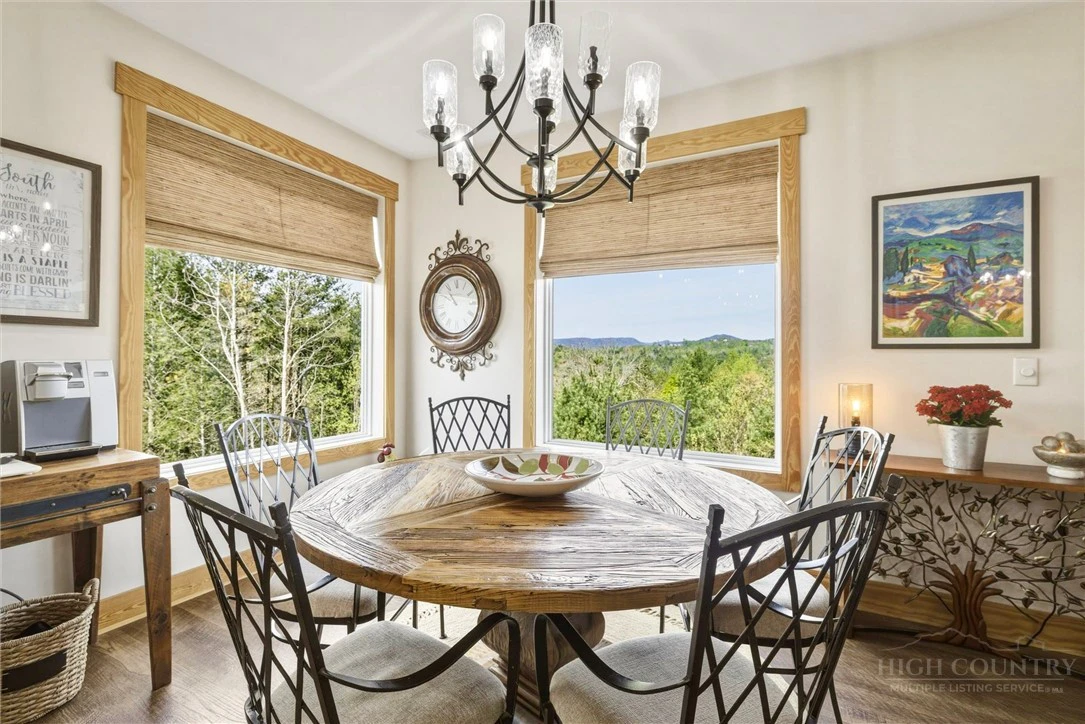 Image number 5 for the current listing