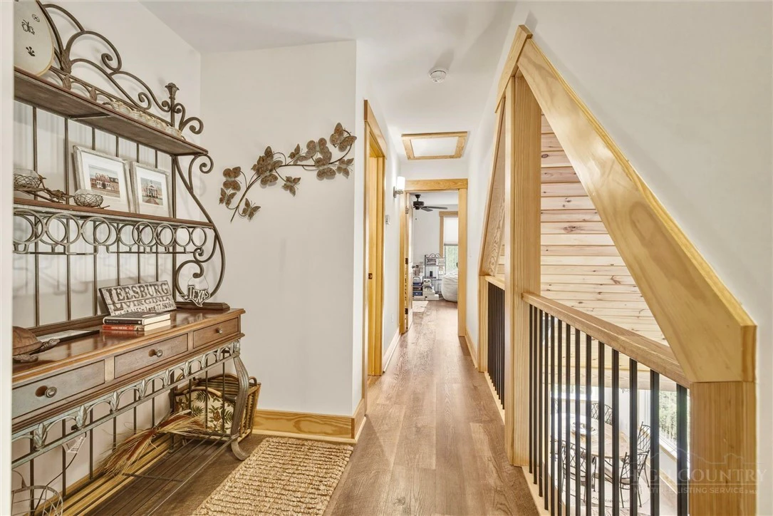 Image number 12 for the current listing