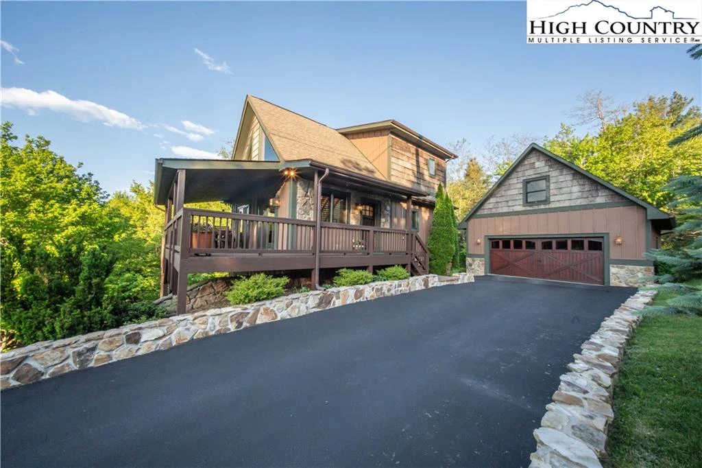 Image number 1 for the current listing