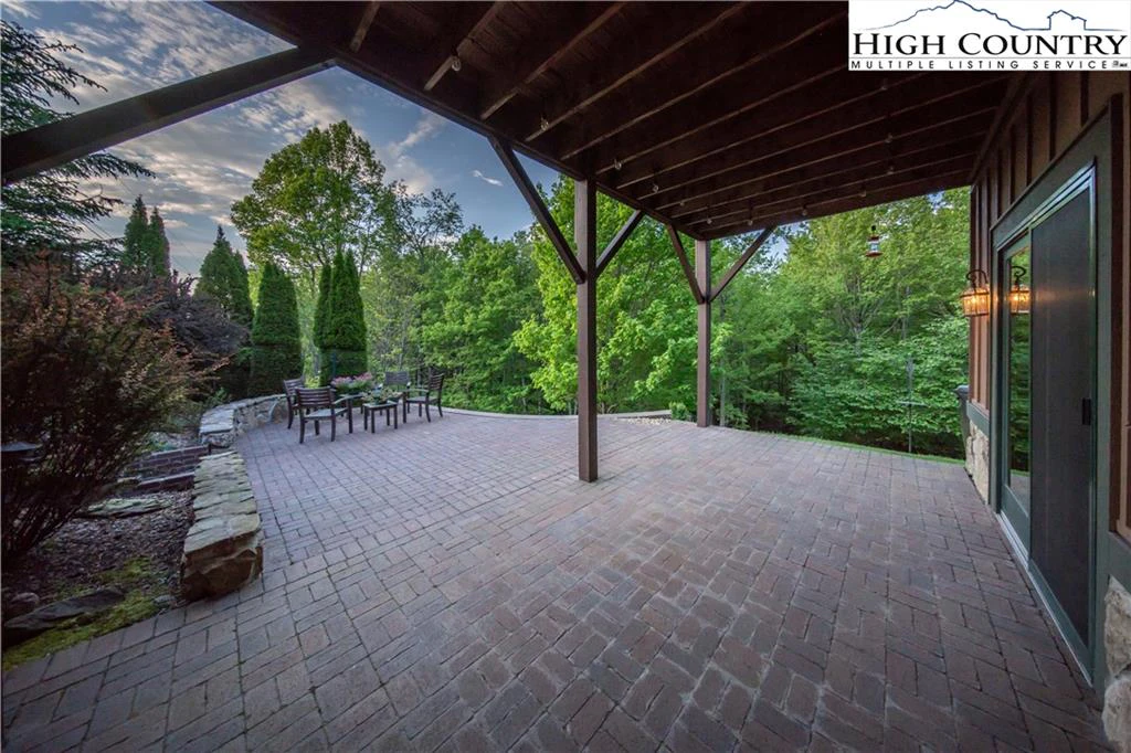 Image number 10 for the current listing