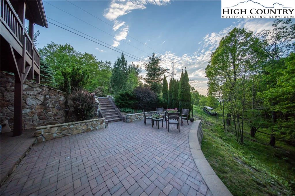 Image number 9 for the current listing