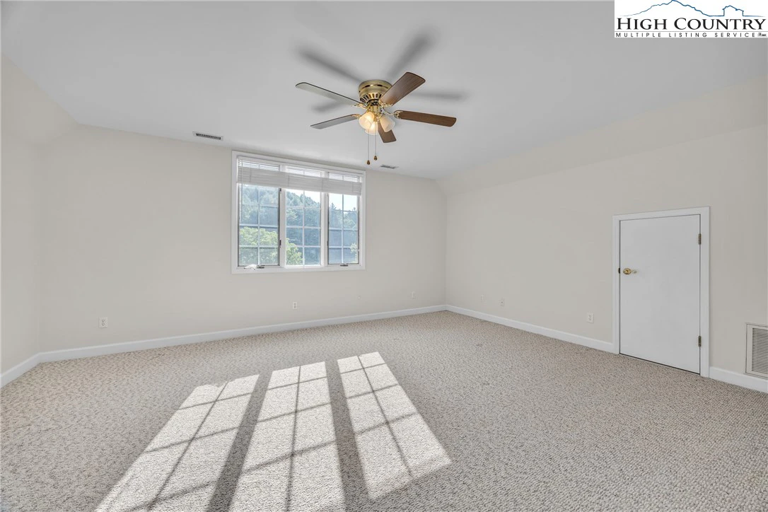 Image number 12 for the current listing