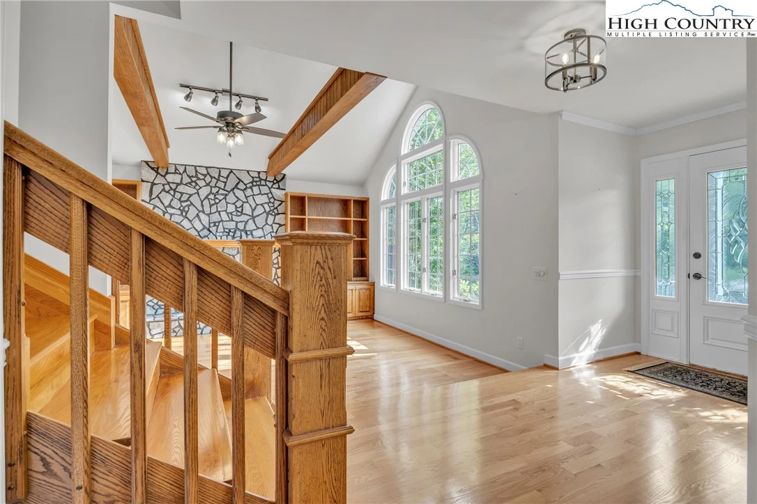 Image number 15 for the current listing