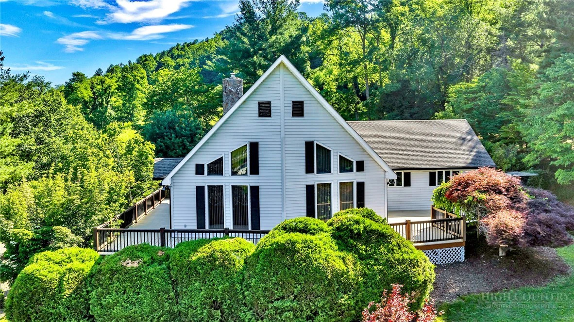 Image number 1 for the current listing