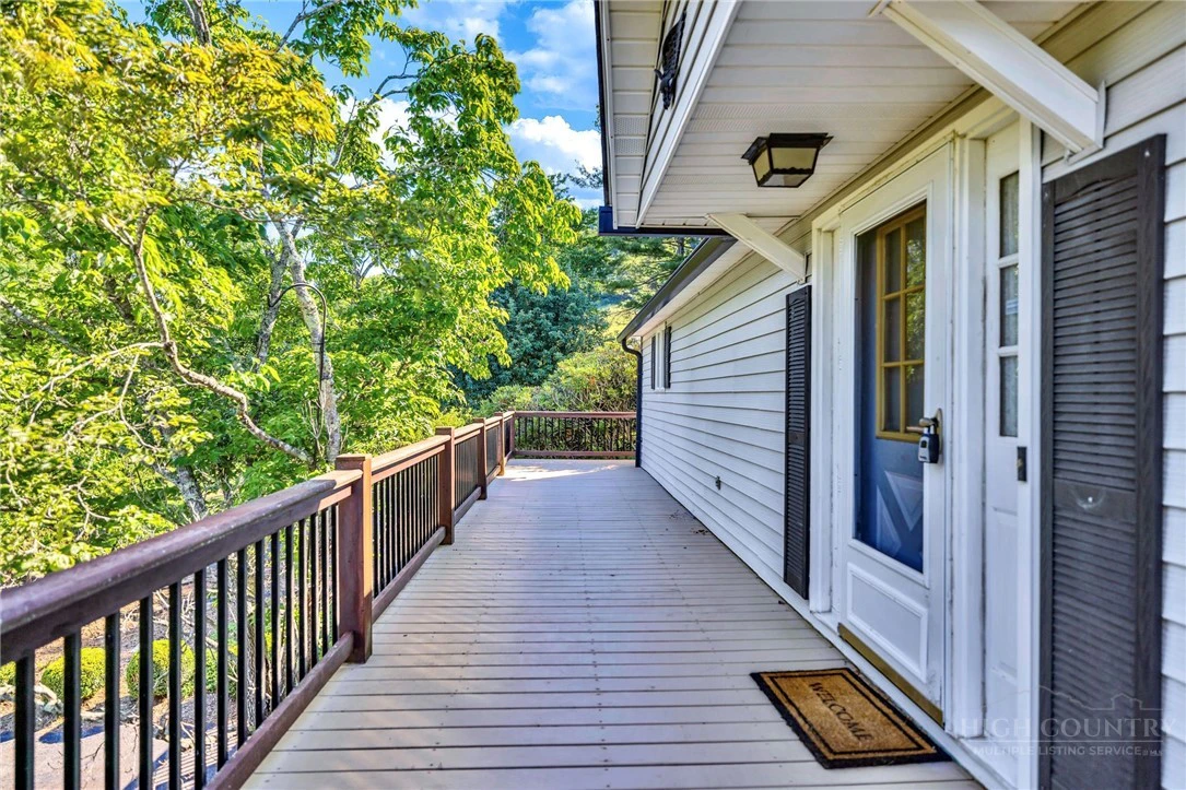 Image number 9 for the current listing