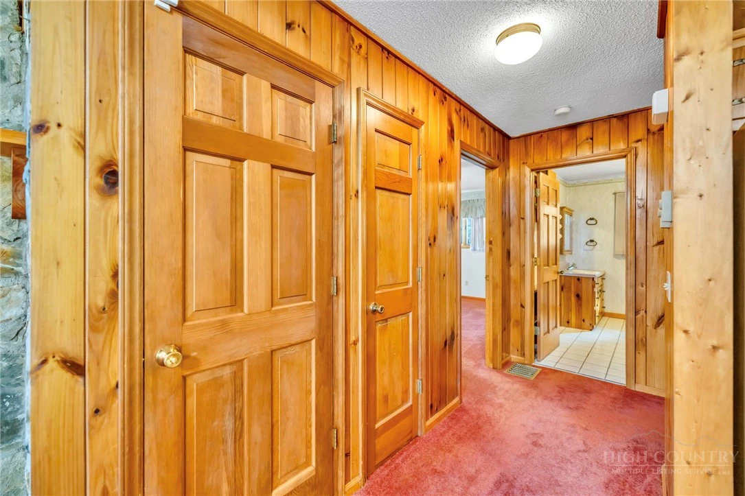 Image number 16 for the current listing