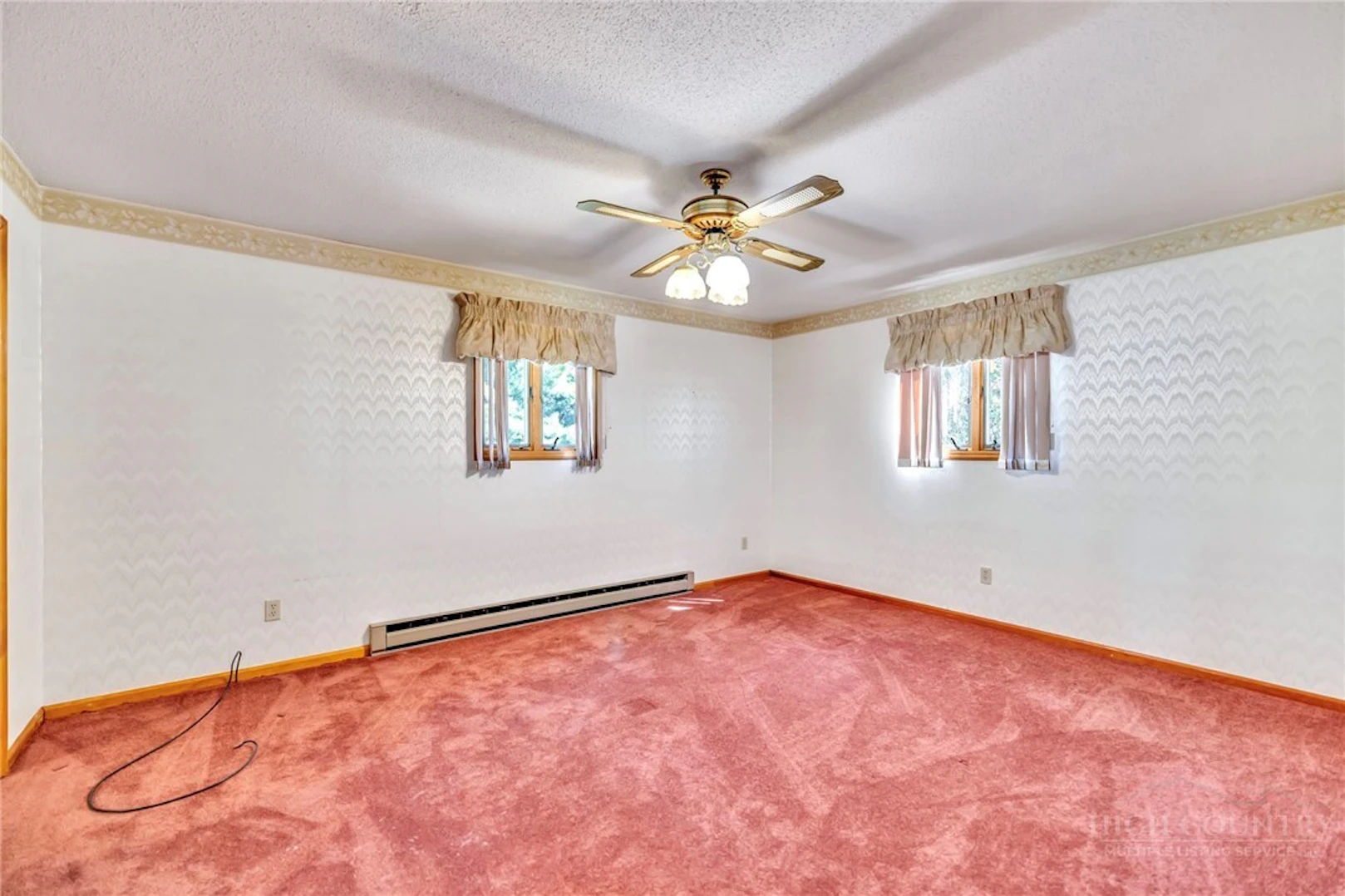 Image number 17 for the current listing