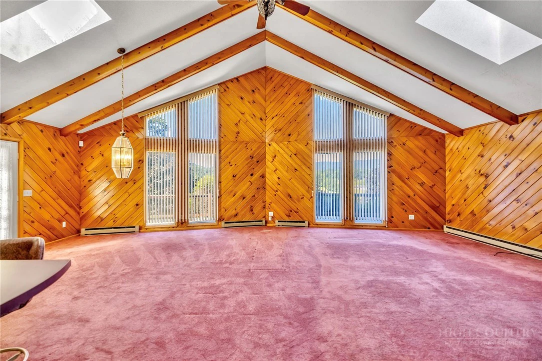 Image number 13 for the current listing