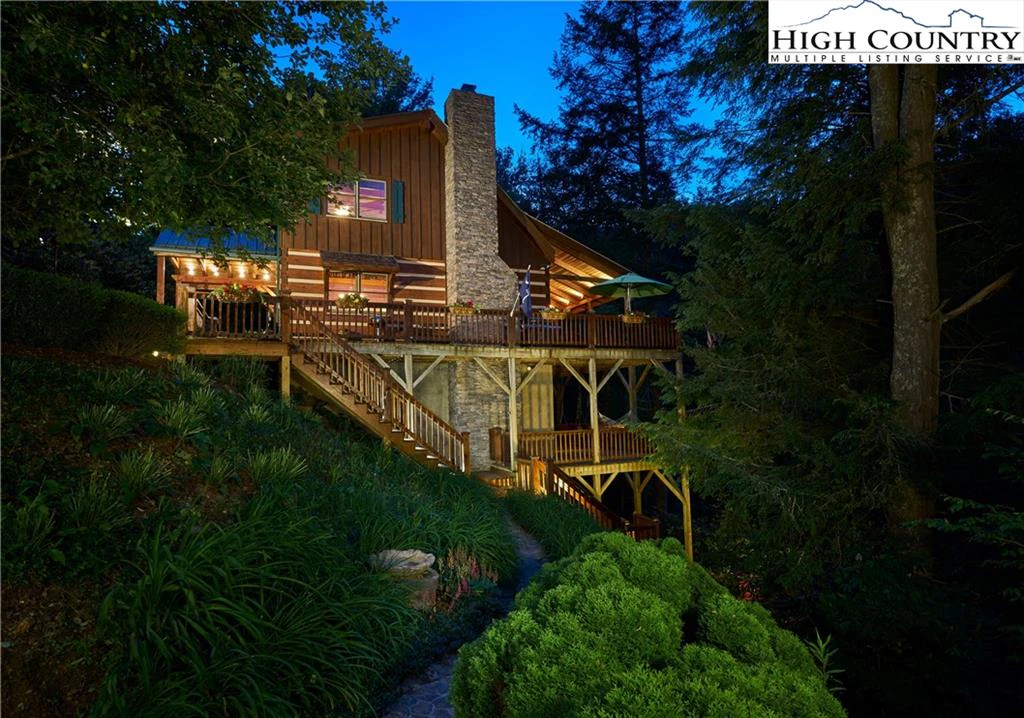 Image number 1 for the current listing