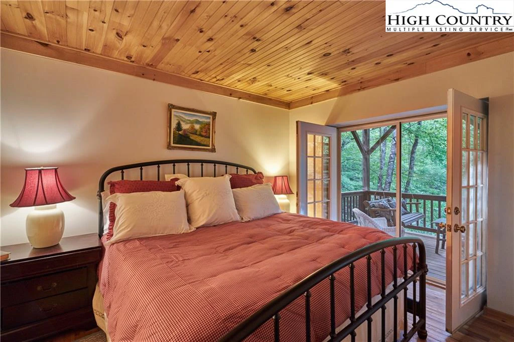 Image number 2 for the current listing