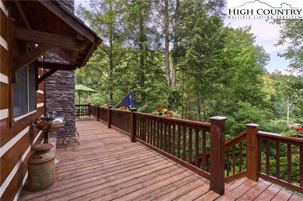 Image number 15 for the current listing