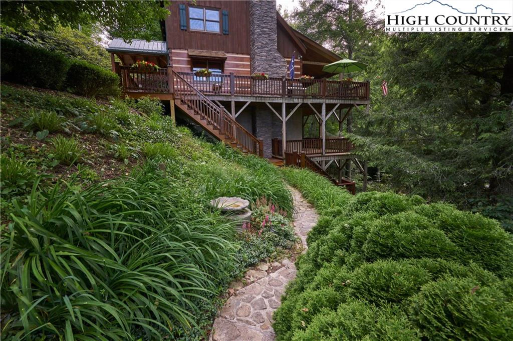 Image number 12 for the current listing